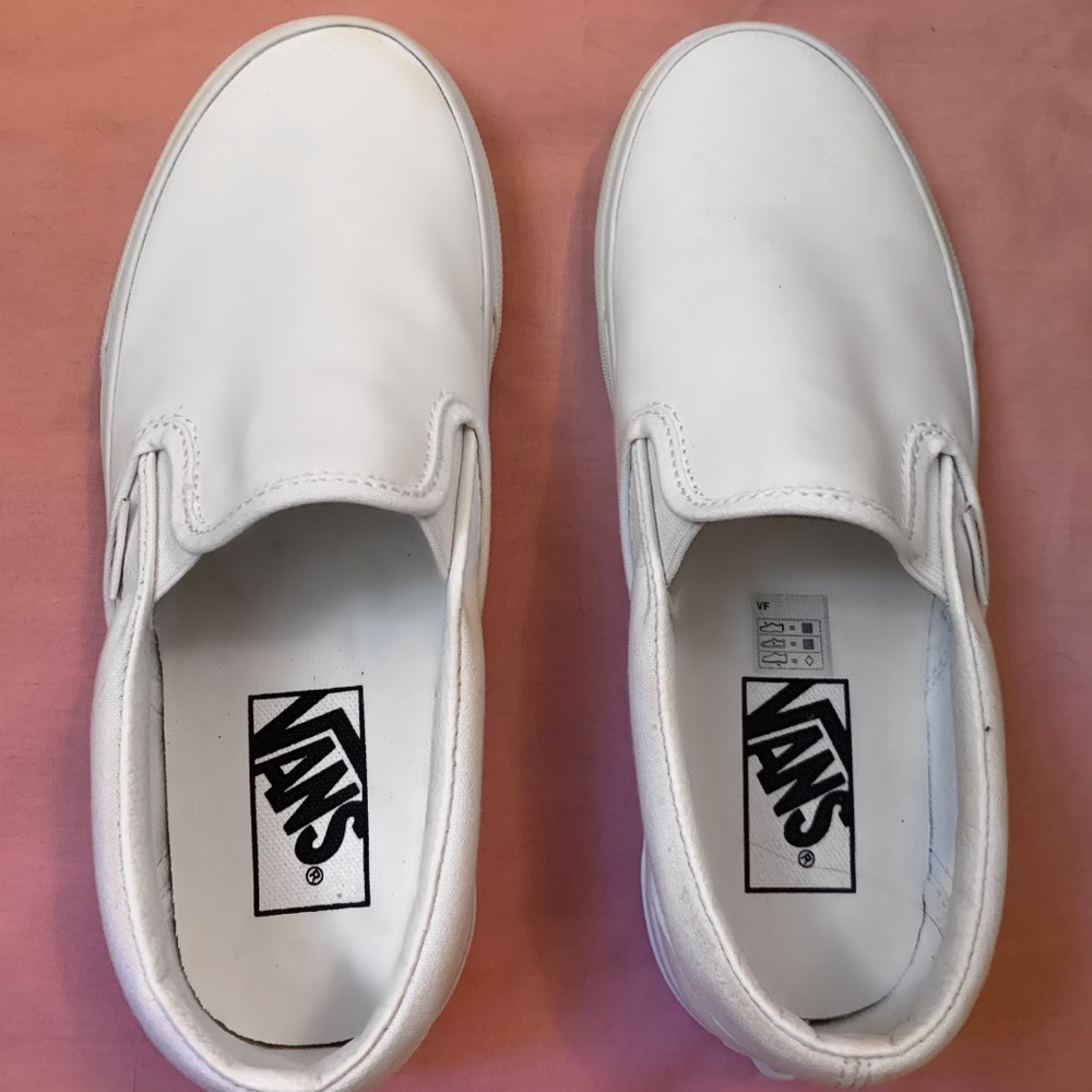 White slip on Vans